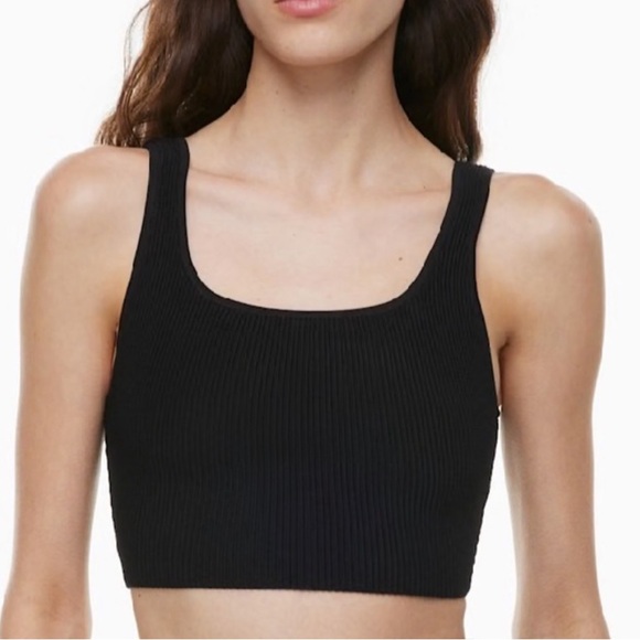 Aritzia Tops - Babaton ribbed top
